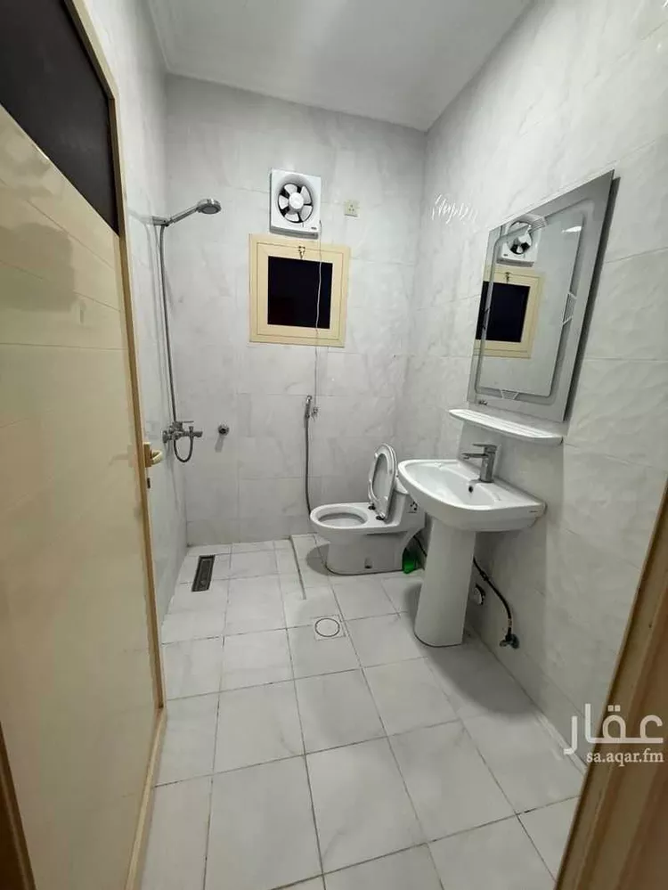 شقة للإيجار في شارع أبو بكر الصديق ، حي السويس ، جازان ، منطقة جازان صورة 3