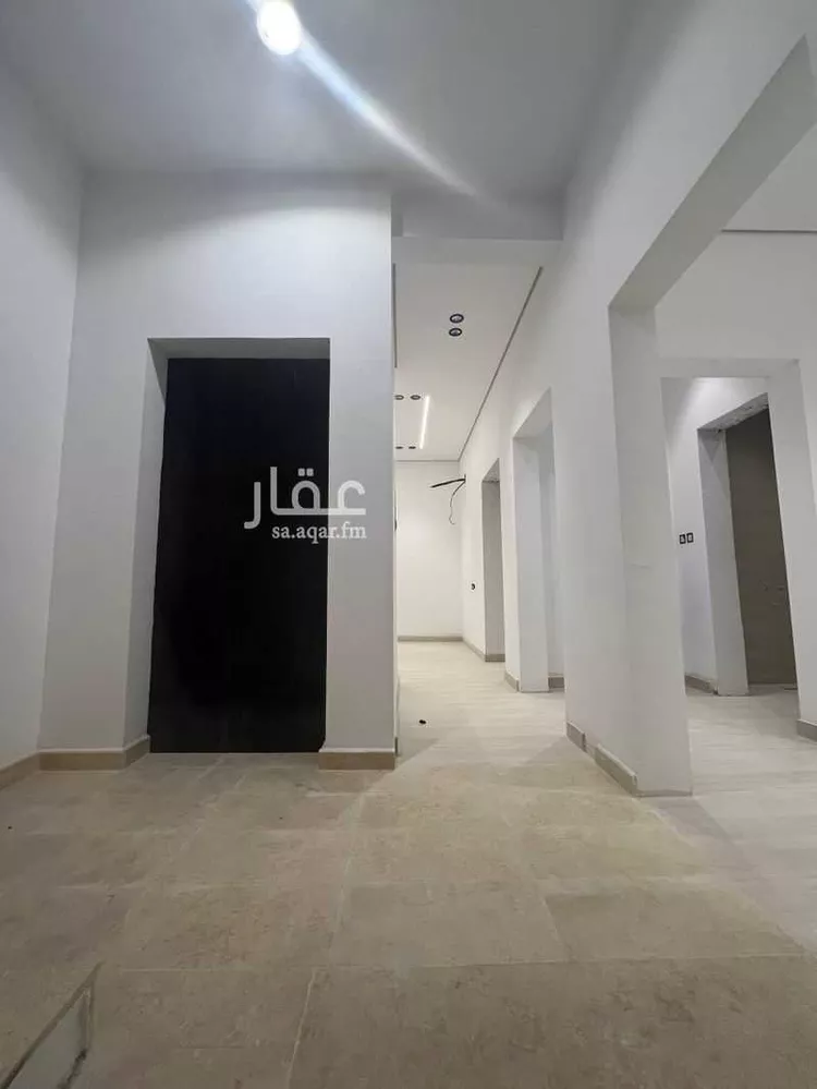 Building for Sale in Medina King Fahd صورة 5