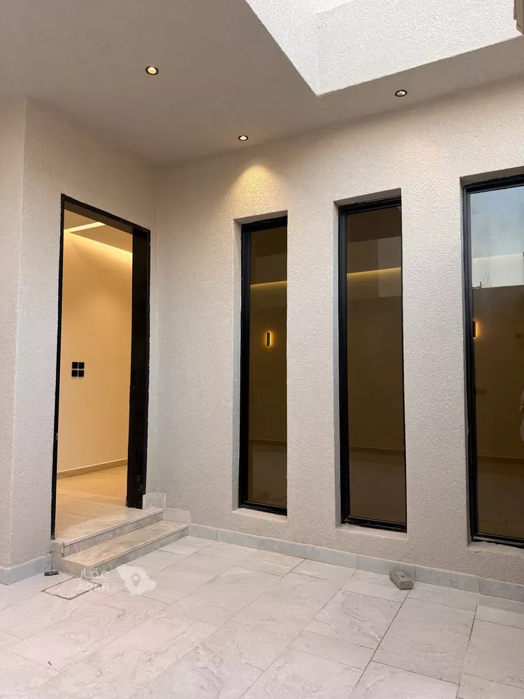 Floor for Rent in Riyadh Ash Sharq 3