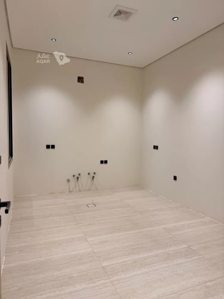 Floor for Rent in Riyadh Ash Sharq 7