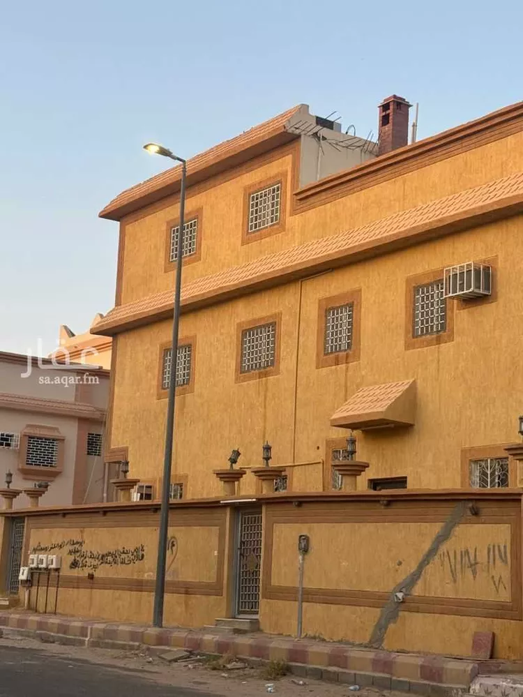 عمارة للبيع في شارع انس بن معاذ ، شرورة ، شرورة
