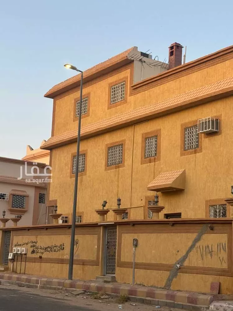 عمارة للبيع في شارع انس بن معاذ ، شرورة ، شرورة