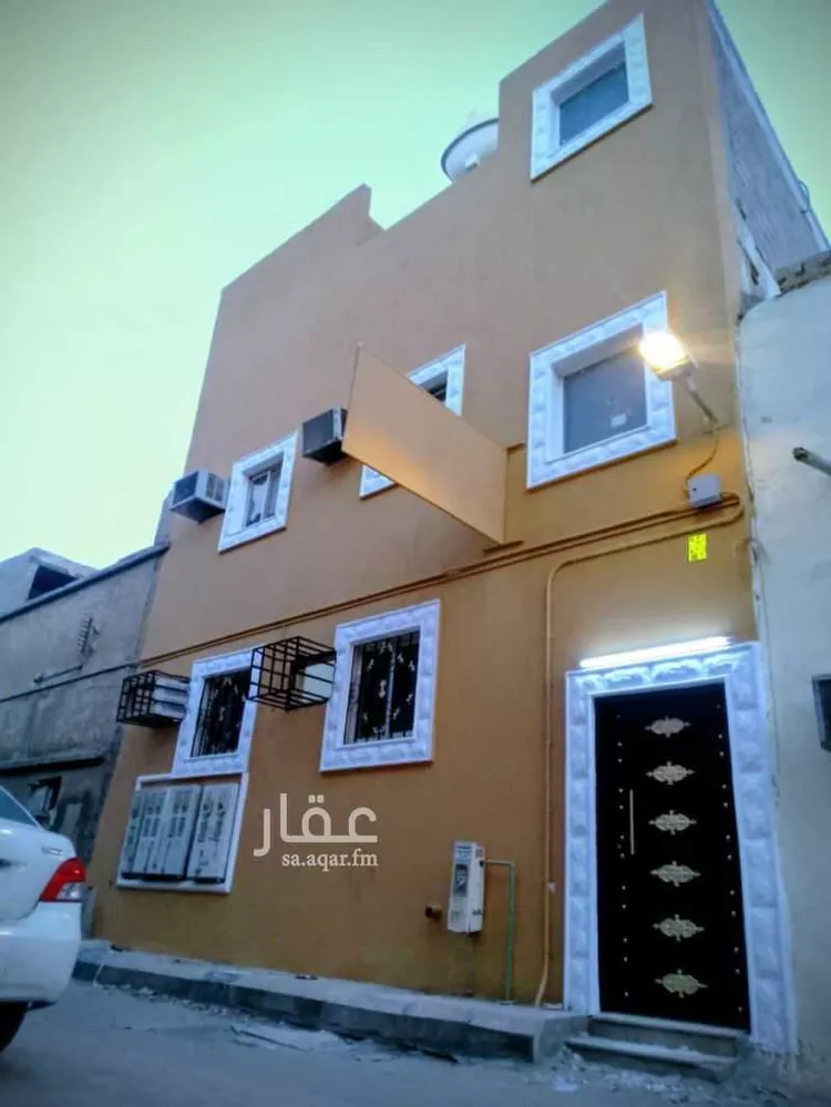 عمارة للبيع في شارع لحاة, حي العود, مدينة الرياض, منطقة الرياض