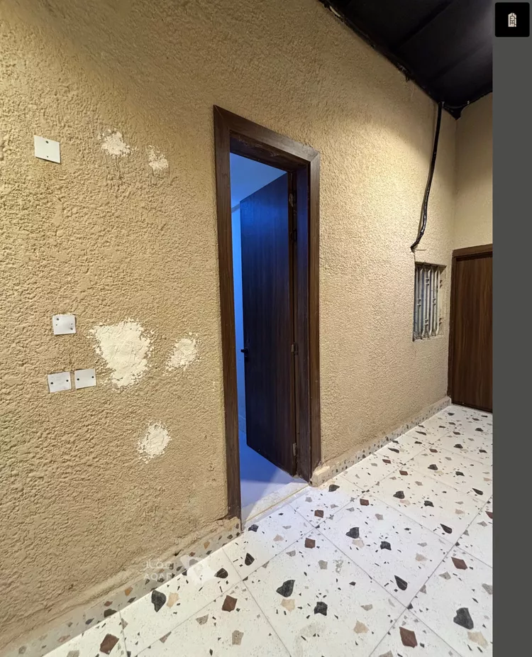 Building for Rent in Riyadh Al Malaz 7