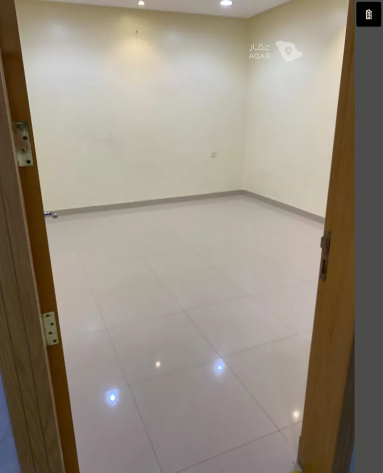 Floor for Rent in Riyadh Al Fayha 8
