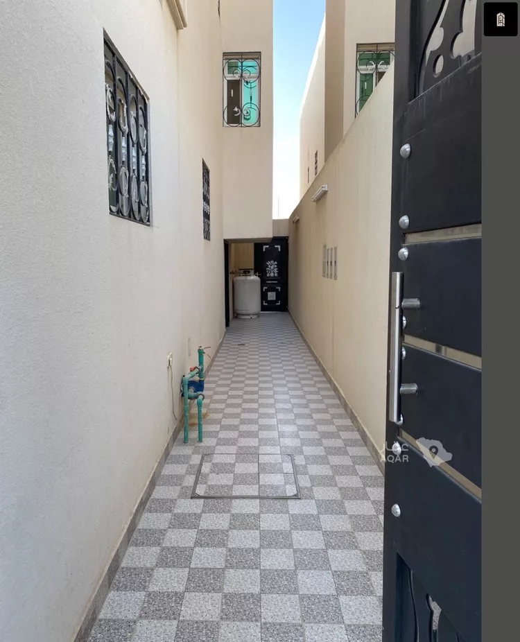 Floor for Rent in Riyadh Al Fayha 6