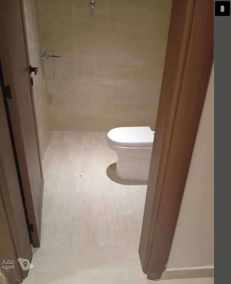 عمارة للإيجار في شارع البراء بن عازب, حي الضباط, مدينة الرياض, منطقة الرياض 11