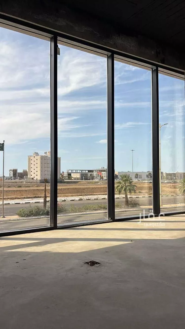 محل للإيجار في شارع طريق الامير محمد بن ناصر, حي الشاطئ, مدينة جازان, منطقة جازان