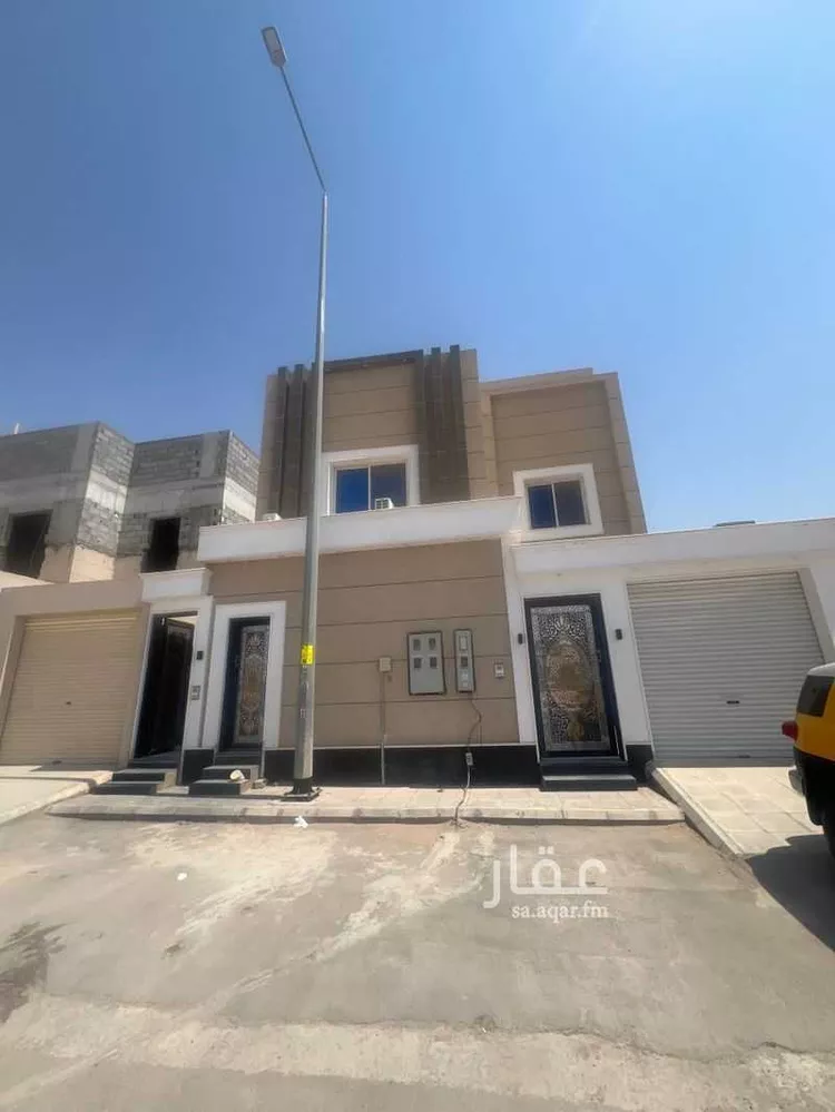 فيلا للبيع في شارع زينب بنت أبي سلمة, حي الرمال, مدينة الرياض, منطقة الرياض