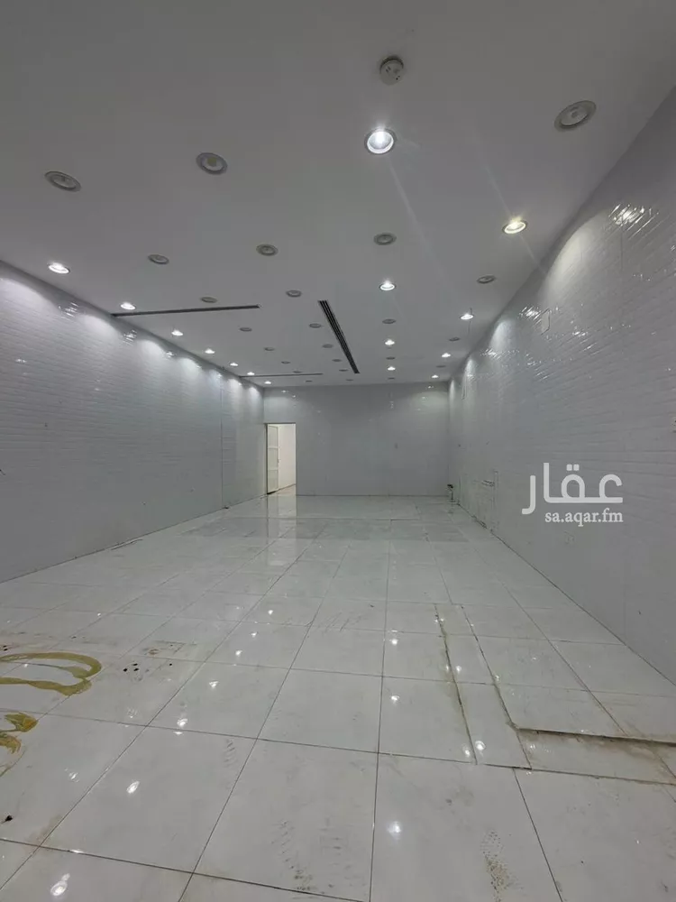 محل للإيجار في شارع عبدالله بن سعود بن عبدالعزيز الفرعى, حي إشبيلية, مدينة الرياض, منطقة الرياض 6