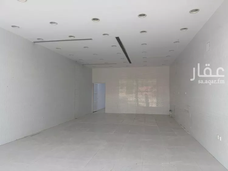 محل للإيجار في شارع عبدالله بن سعود بن عبدالعزيز الفرعى, حي إشبيلية, مدينة الرياض, منطقة الرياض 8