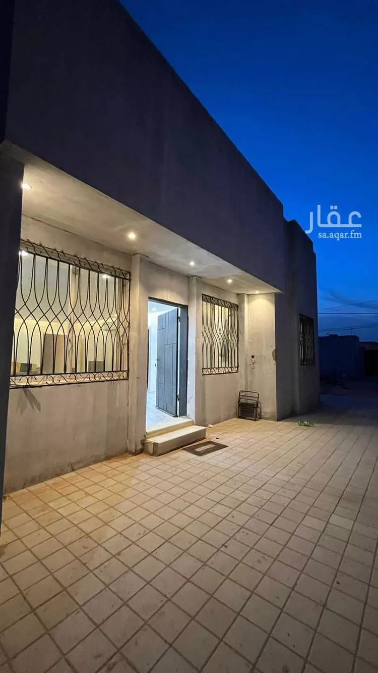 دور للبيع في شارع ابي العمري , حي الجلدة, مدينة عنيزة, منطقة القصيم صورة 4