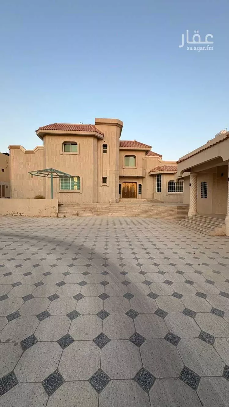 فيلا للبيع في شارع الامير سلطان بن عبدالعزيز, حي الأشرفية, مدينة عنيزة, منطقة القصيم