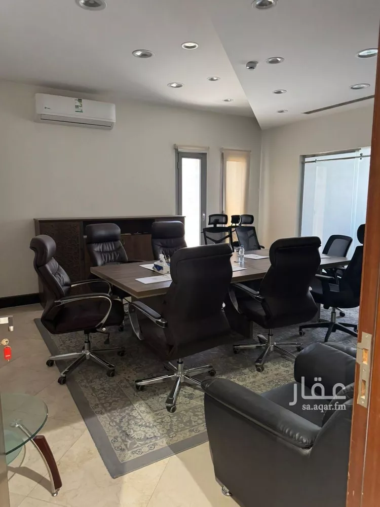مكتب تجاري للإيجار في شارع سعود بن عبدالعزيز بن محمد الفرعي, حي المروج, مدينة الرياض, منطقة الرياض
