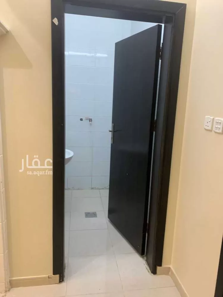 شقة للإيجار في شارع احمد ابراهيم عبدالله الزهراني ، حي ج1 ، الباحة ، منطقة الباحة صورة 3