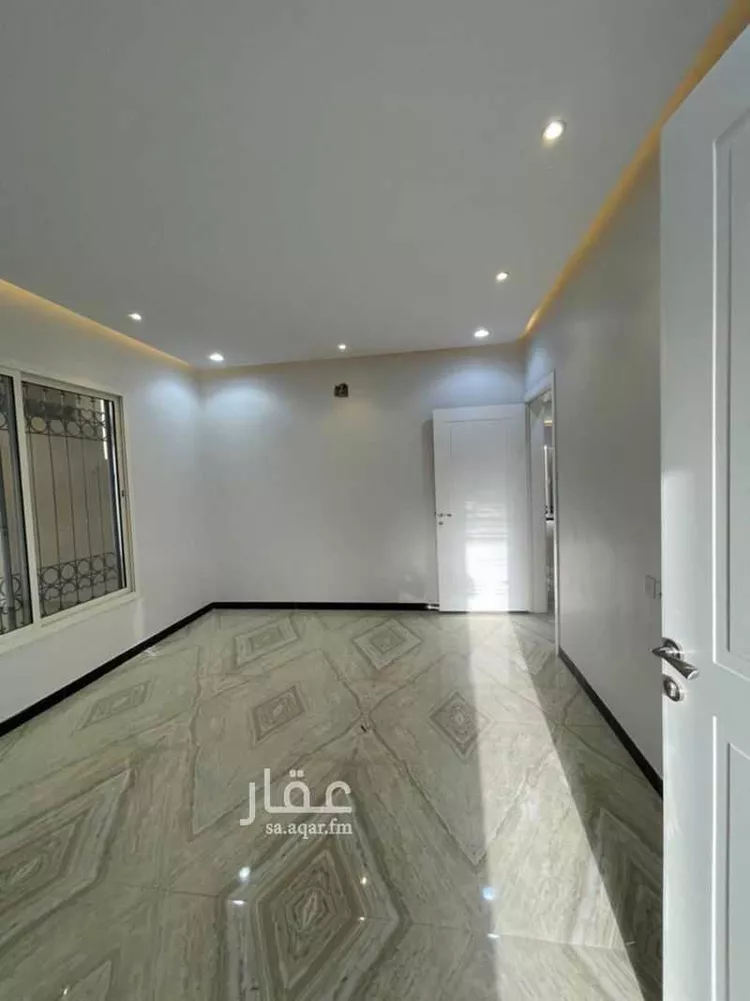 فيلا للإيجار في شارع عبدالله الدارمي, حي عكاظ, مدينة الرياض, منطقة الرياض صورة 4