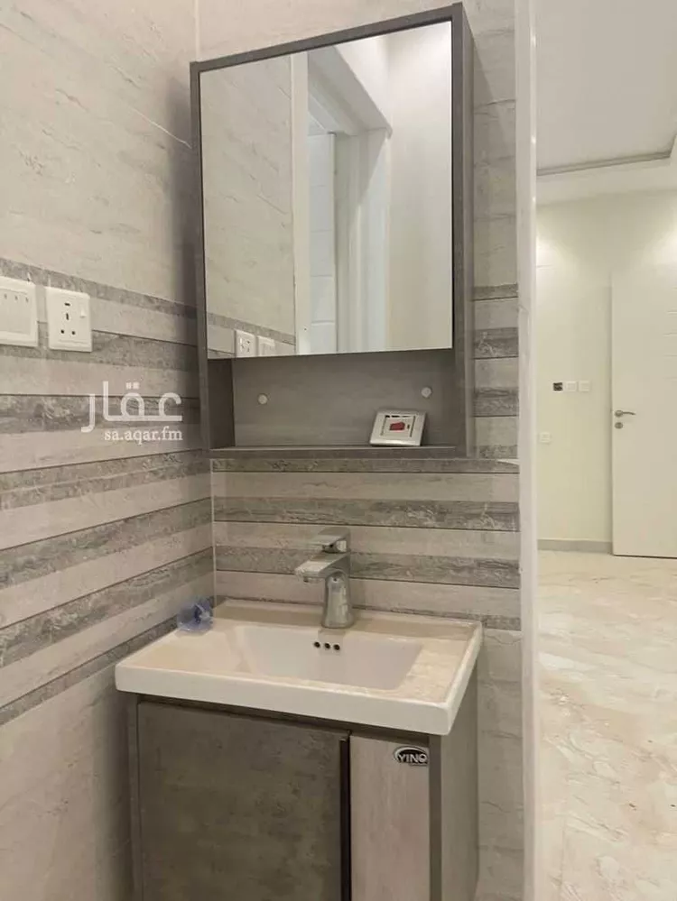 دور للبيع في شارع غزوة بواط, حي العزيزية, مدينة الرياض, منطقة الرياض صورة 4