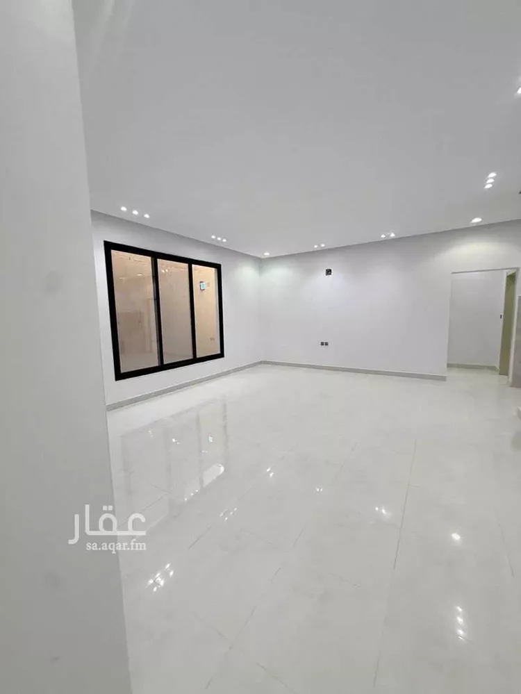 Floor for Sale in Riyadh Al Janadriyah 7