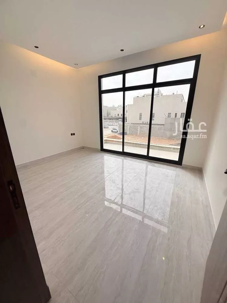 Floor for Sale in Riyadh Ar Rimal 8