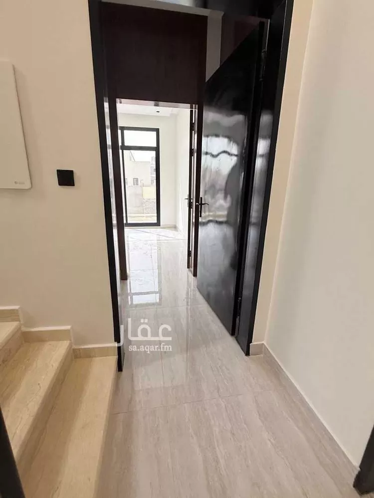Floor for Sale in Riyadh Ar Rimal 7