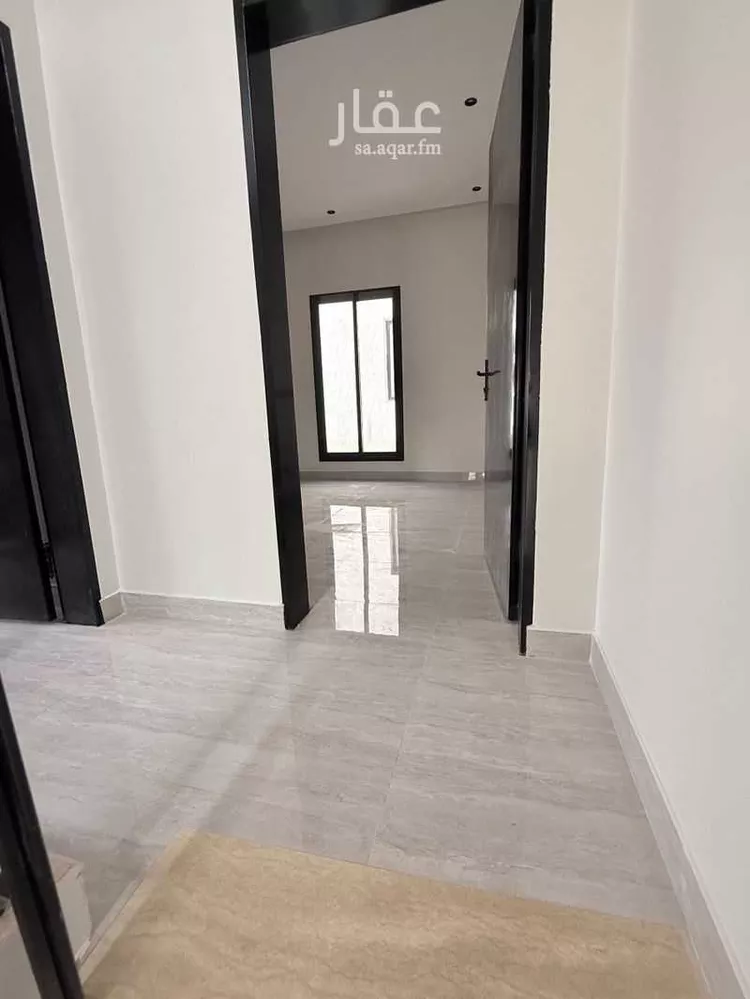 Floor for Sale in Riyadh Ar Rimal 6