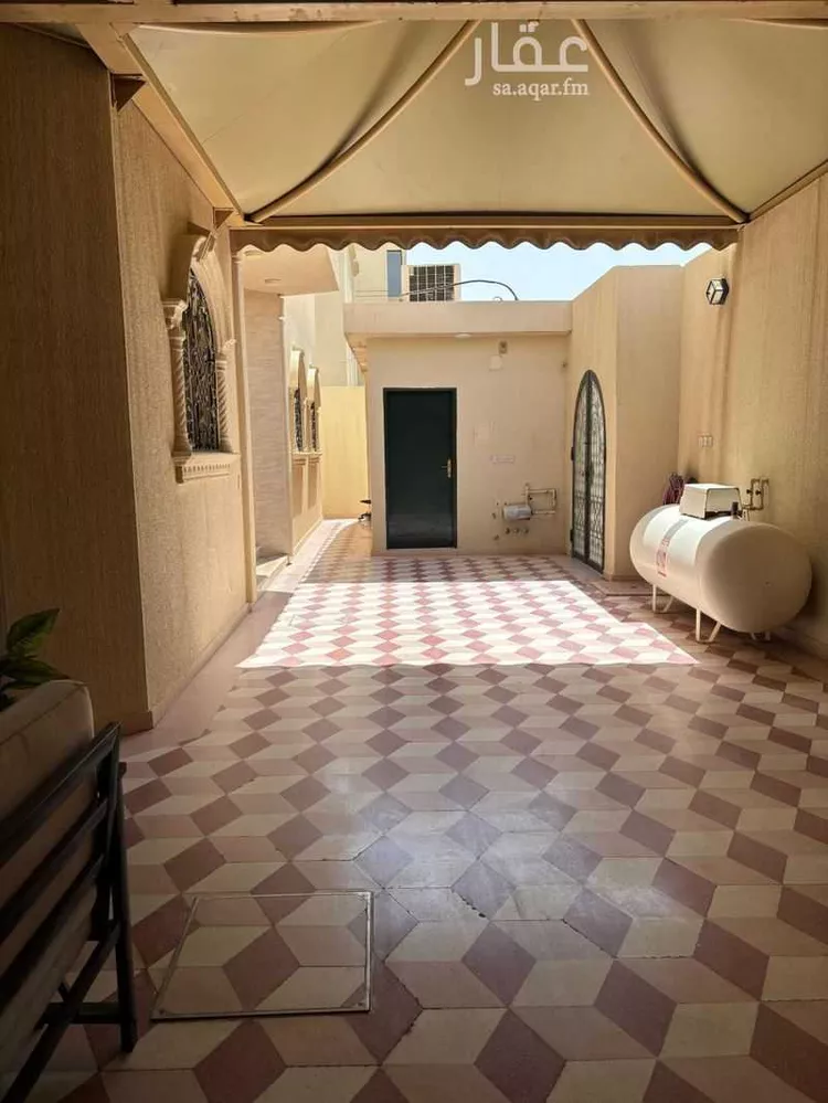 فيلا للبيع في شارع ابن عبدالله, حي شبرا, مدينة الرياض, منطقة الرياض صورة 4