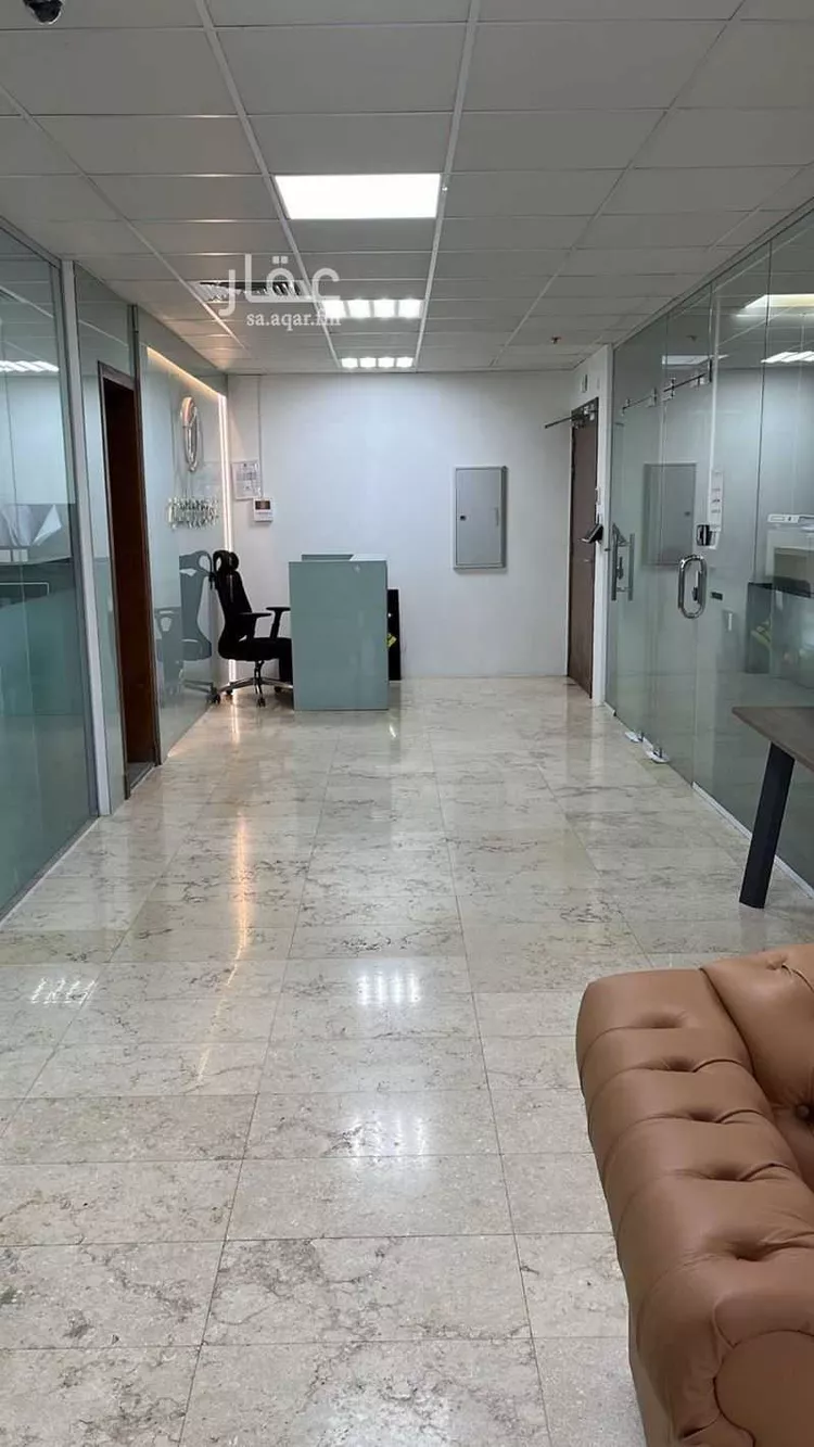 مكتب تجاري للإيجار في شارع الامير ماجد الفرعي ، حي الورود ، جدة ، جدة صورة 2