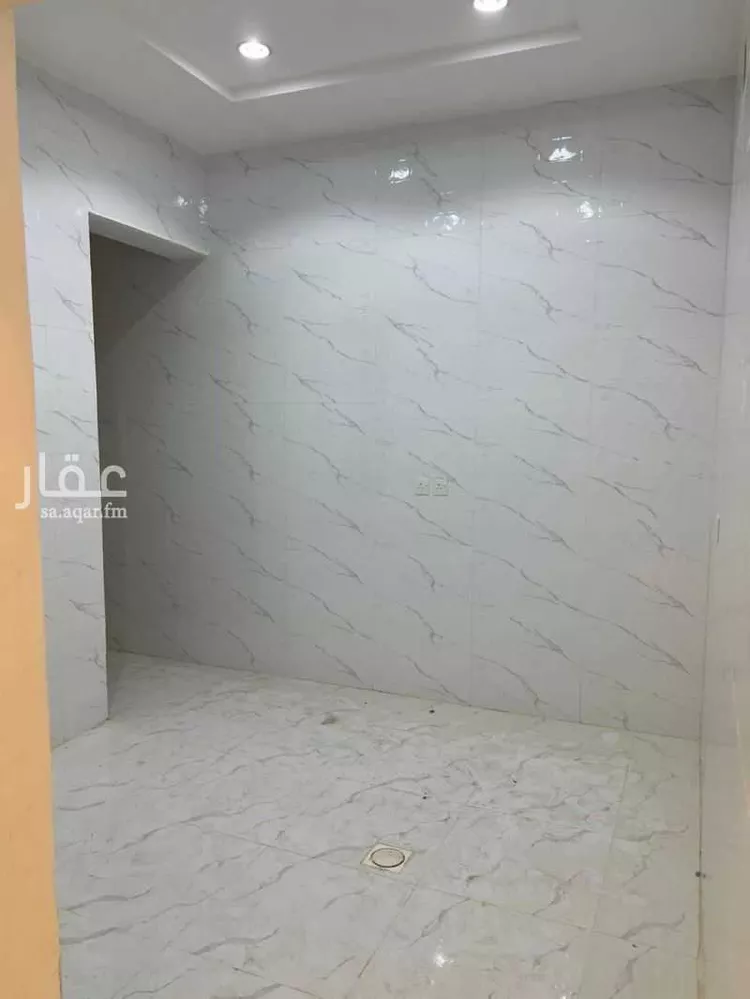دور للبيع في شارع محمد بن عبدالمنعم الطائفي, حي العريجاء الأوسط, مدينة الرياض, منطقة الرياض 6
