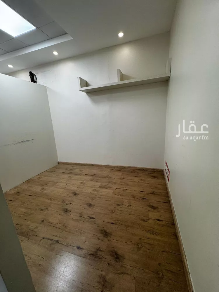 مكتب تجاري للإيجار في شارع الملك فهد بن عبدالعزيز سعود, حي الجسر, مدينة الخبر, المنطقة الشرقية صورة 2