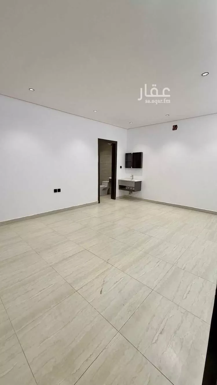 فيلا للإيجار في شارع أحمد بن عبدالرحمن القرطبي, حي الرمال, مدينة الرياض, منطقة الرياض صورة 2