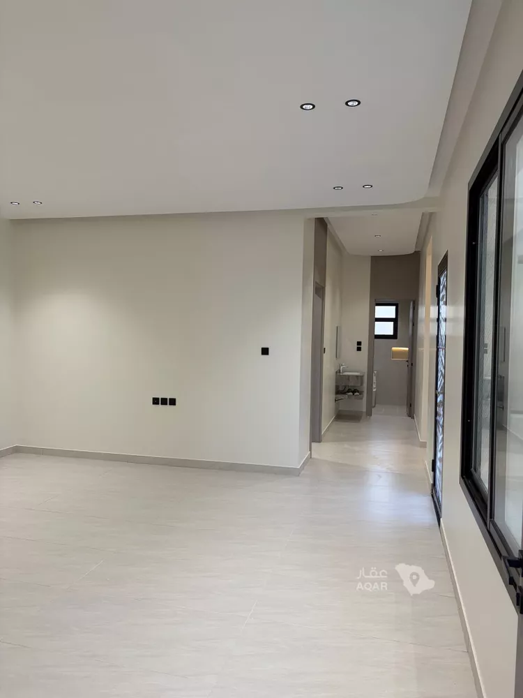 Villa for Sale in Unayzah Ishbiliyah