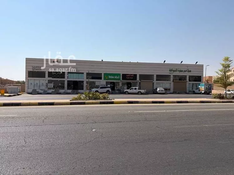 مجمع للبيع في شارع طريق السفير الشبيلي, حي الملك خالد, مدينة عنيزة, منطقة القصيم