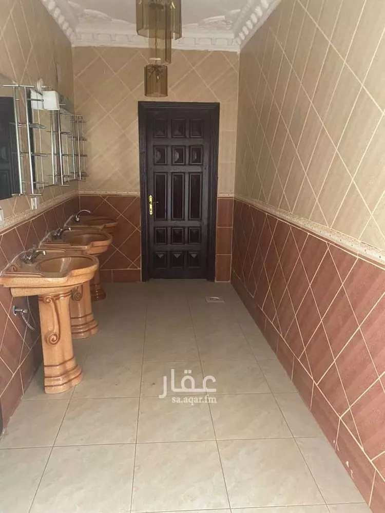 فيلا للبيع في شارع ابن مسلمة, حي عكاظ, مدينة الرياض, منطقة الرياض صورة 3