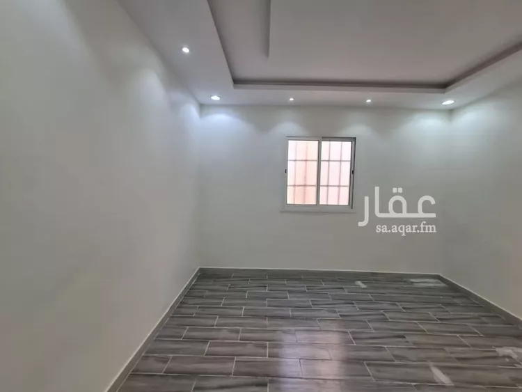 فيلا للبيع في شارع أبي عبدالله الصقلي, حي عكاظ, مدينة الرياض, منطقة الرياض صورة 2