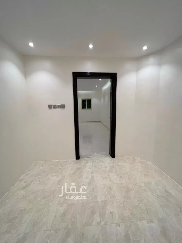 شقة للإيجار في شارع الشيخ ناصر بن سرحان بن منيخر, حي الحمراء, مدينة الرياض, منطقة الرياض