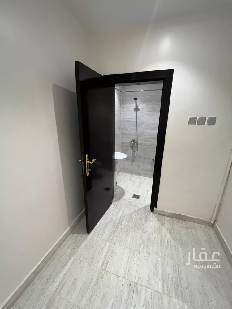 شقة للإيجار في شارع الشيخ ناصر بن سرحان بن منيخر, حي الحمراء, مدينة الرياض, منطقة الرياض صورة 3