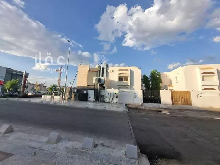 فيلا للبيع في شارع خالد ابن عمرو ابن عدي, حي بئر عثمان, مدينة المدينه المنوره, منطقة المدينة المنورة صورة 4