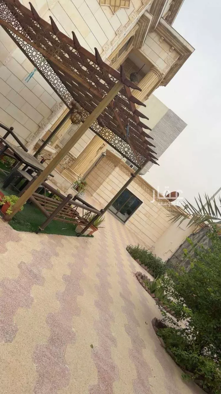 فيلا للبيع في شارع حسان الاسلمي, حي الشاطئ الشرقي, مدينة الدمام, المنطقة الشرقية صورة 2