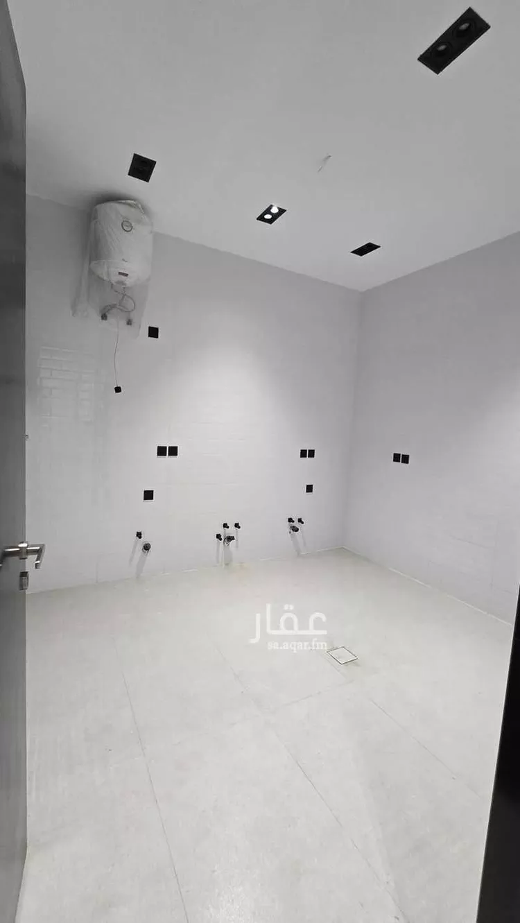شقة للبيع في شارع عبدالرحمن الزواوي, حي الزهور, مدينة أبها, منطقة عسير 8