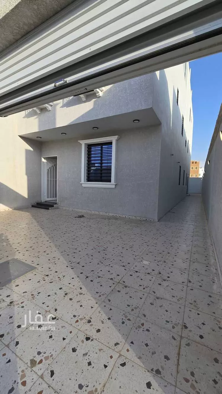 شقة للبيع في شارع عبدالرحمن الزواوي, حي الزهور, مدينة أبها, منطقة عسير صورة 2