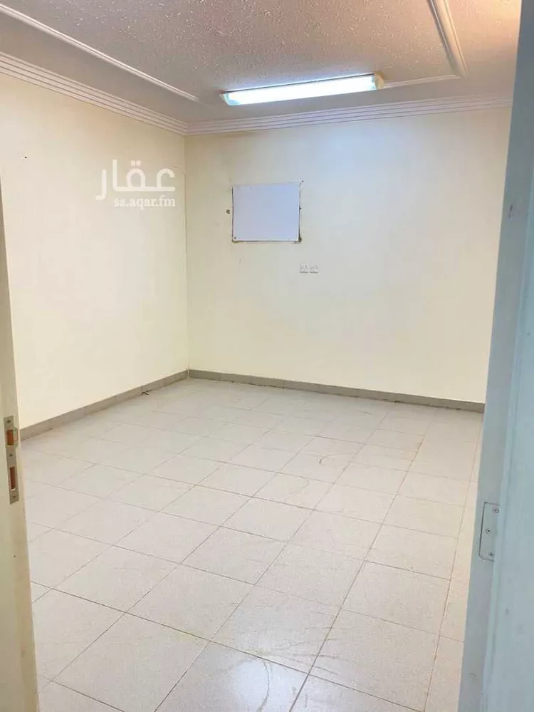 شقة للإيجار في شارع محمد بن القاسم, حي المروج, مدينة المزاحمية, منطقة الرياض 12