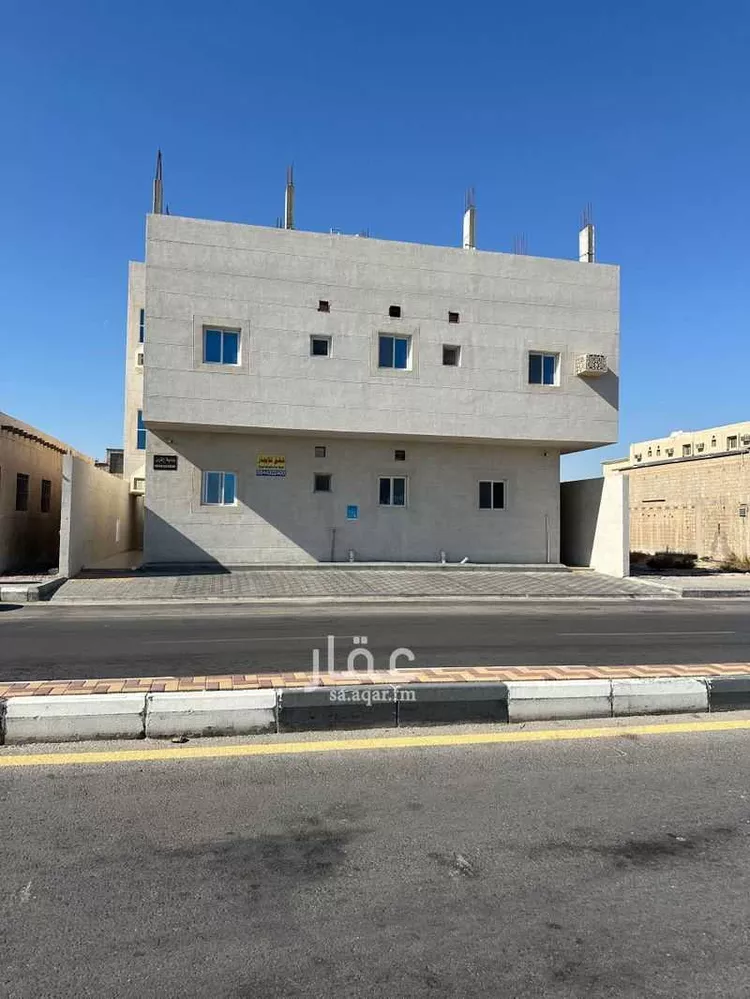 شقة للإيجار في شارع القطيف ، حي المدينة ، بقيق ، بقيق