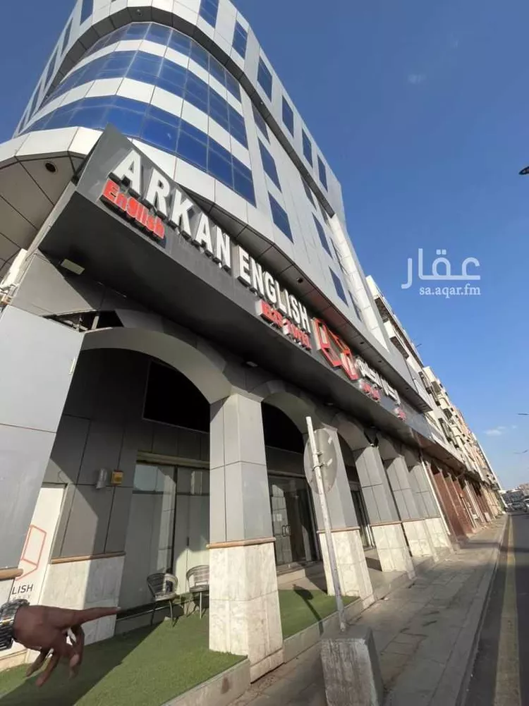 مكتب تجاري للإيجار في شارع طريق خالد بن الوليد, حي الفتح, مدينة المدينة المنورة, منطقة المدينة المنورة 1 صورة