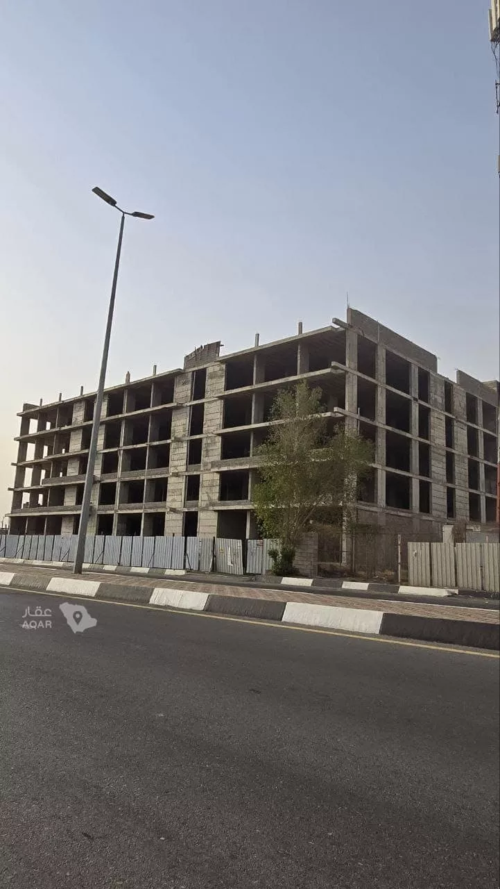 عمارة للإيجار في شارع طريق الملك عبدالله, حي النهضة, مدينة بيش, منطقة جازان