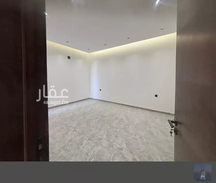 Floor for Sale in Riyadh Al Janadriyah 14