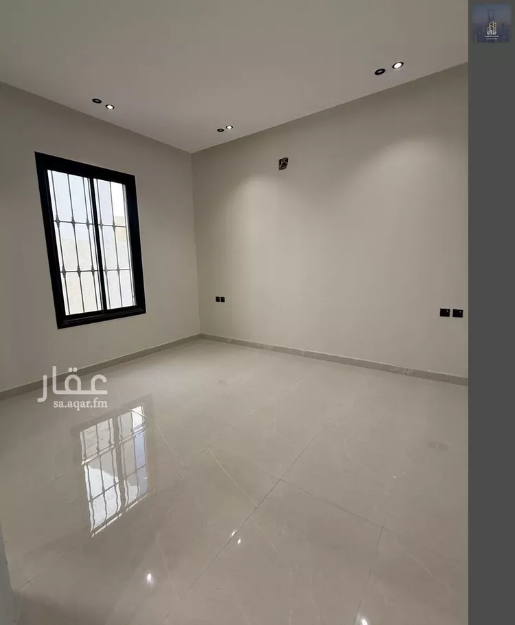 Floor for Sale in Riyadh Al Janadriyah 6
