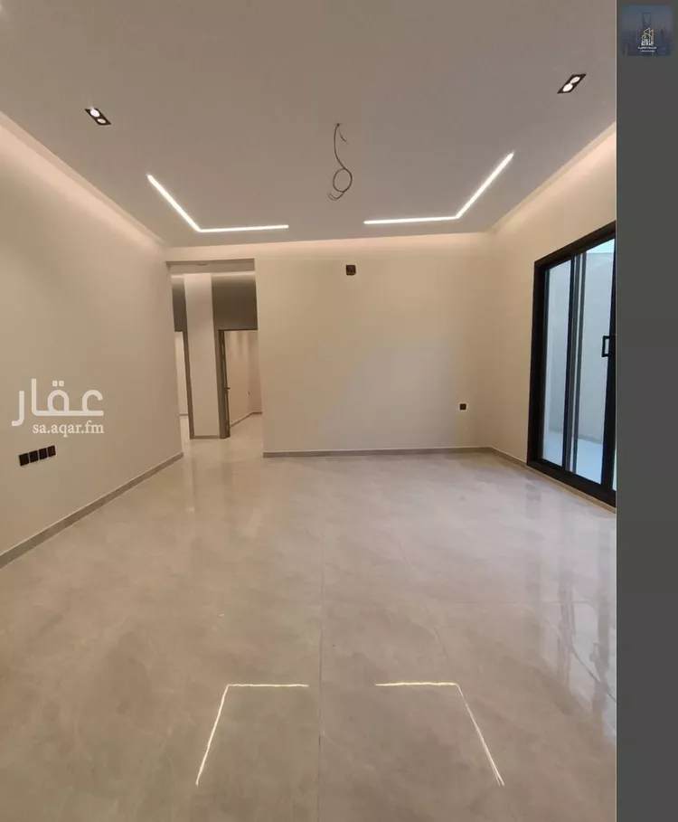 Floor for Sale in Riyadh Al Janadriyah 8