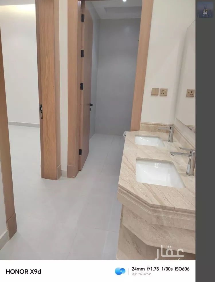 دور للبيع في شارع بوابة الشرق, حي الجنادرية, مدينة الرياض, منطقة الرياض 8