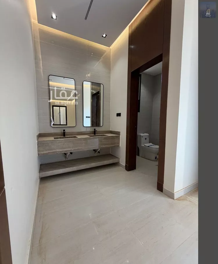 دور للبيع في شارع بوابة الشرق, حي الجنادرية, مدينة الرياض, منطقة الرياض 7