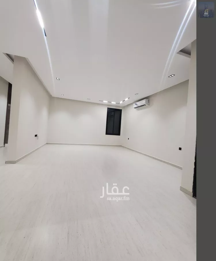 Floor for Sale in Riyadh Al Janadriyah 7